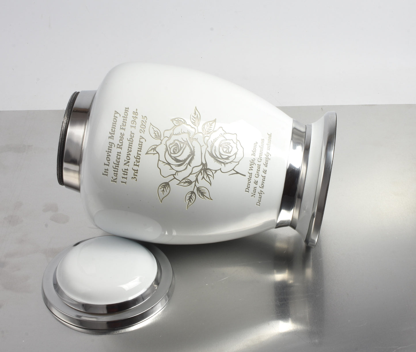 Two Roses Adult Ashes White Urn