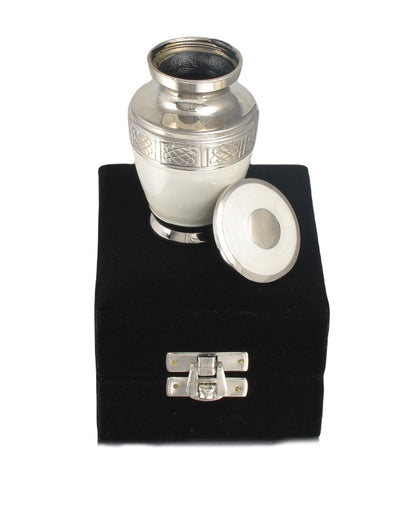 Pearl White And Silver Milano Keepsake