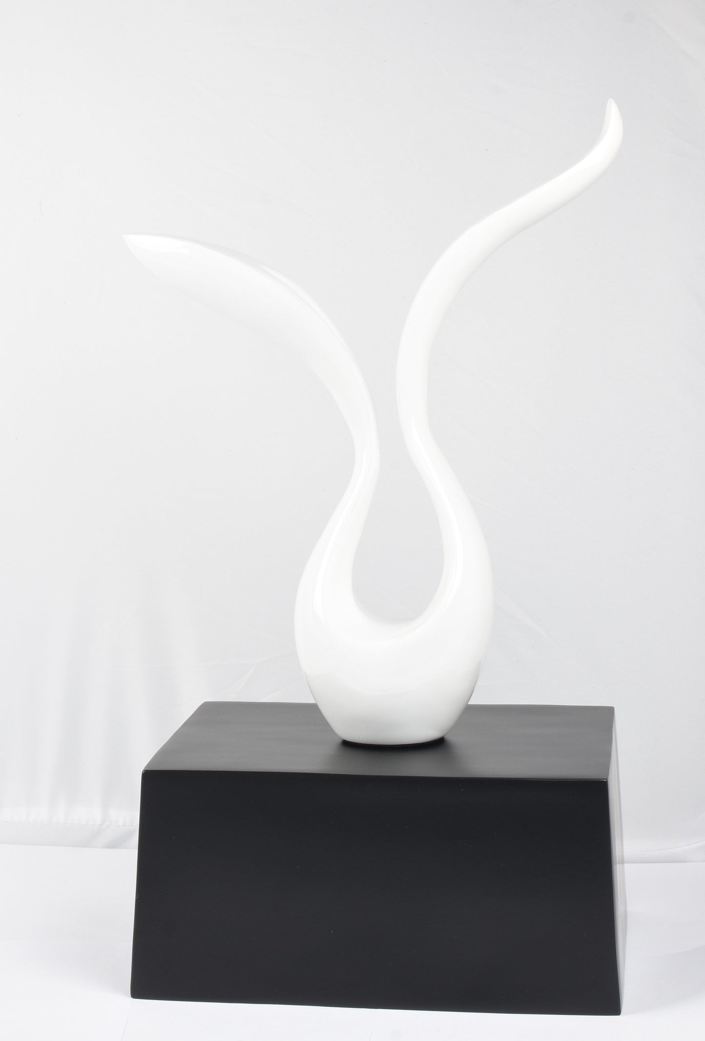 White urn, sculpture urn, engraved urn, personalise urn,blue urn, aluminium urn free delivery fast delivery , cremation urn for ashes , urn for ashes , container for ashes, ashes storage jar, human ashes container, large urn , british urn, adult ashes urn, cremation urn for human ashes, funeral memorial burial remembrance URN, affordable price urn, metal urn, blue urn, free delivery urn, quick delivery urn