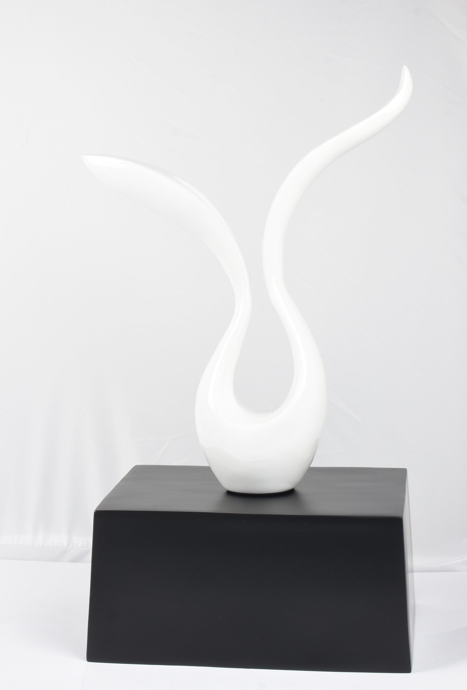 White urn, sculpture urn, engraved urn, personalise urn,blue urn, aluminium urn free delivery fast delivery , cremation urn for ashes , urn for ashes , container for ashes, ashes storage jar, human ashes container, large urn , british urn, adult ashes urn, cremation urn for human ashes, funeral memorial burial remembrance URN, affordable price urn, metal urn, blue urn, free delivery urn, quick delivery urn