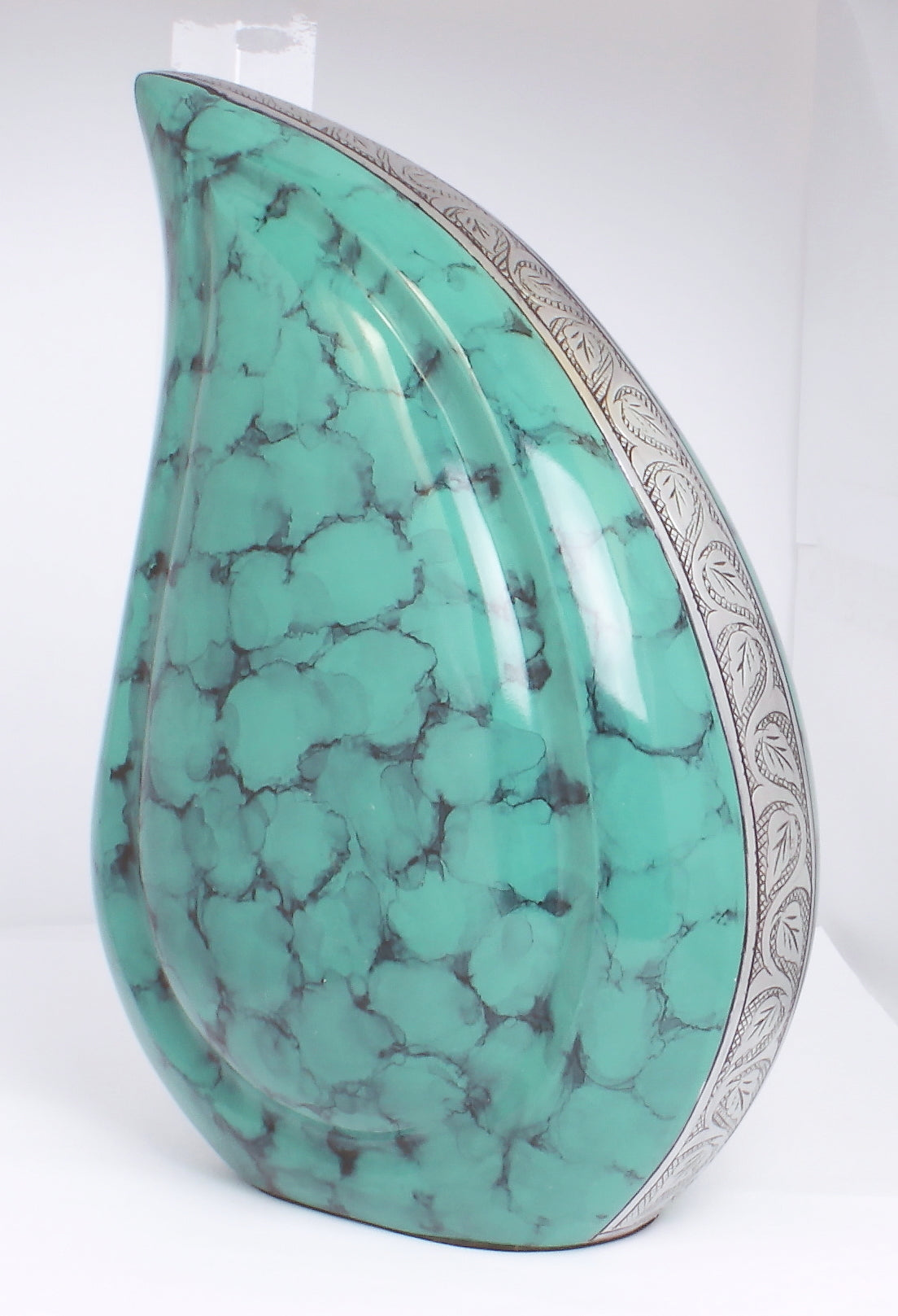 Green teardrop urn free delivery quick delivery