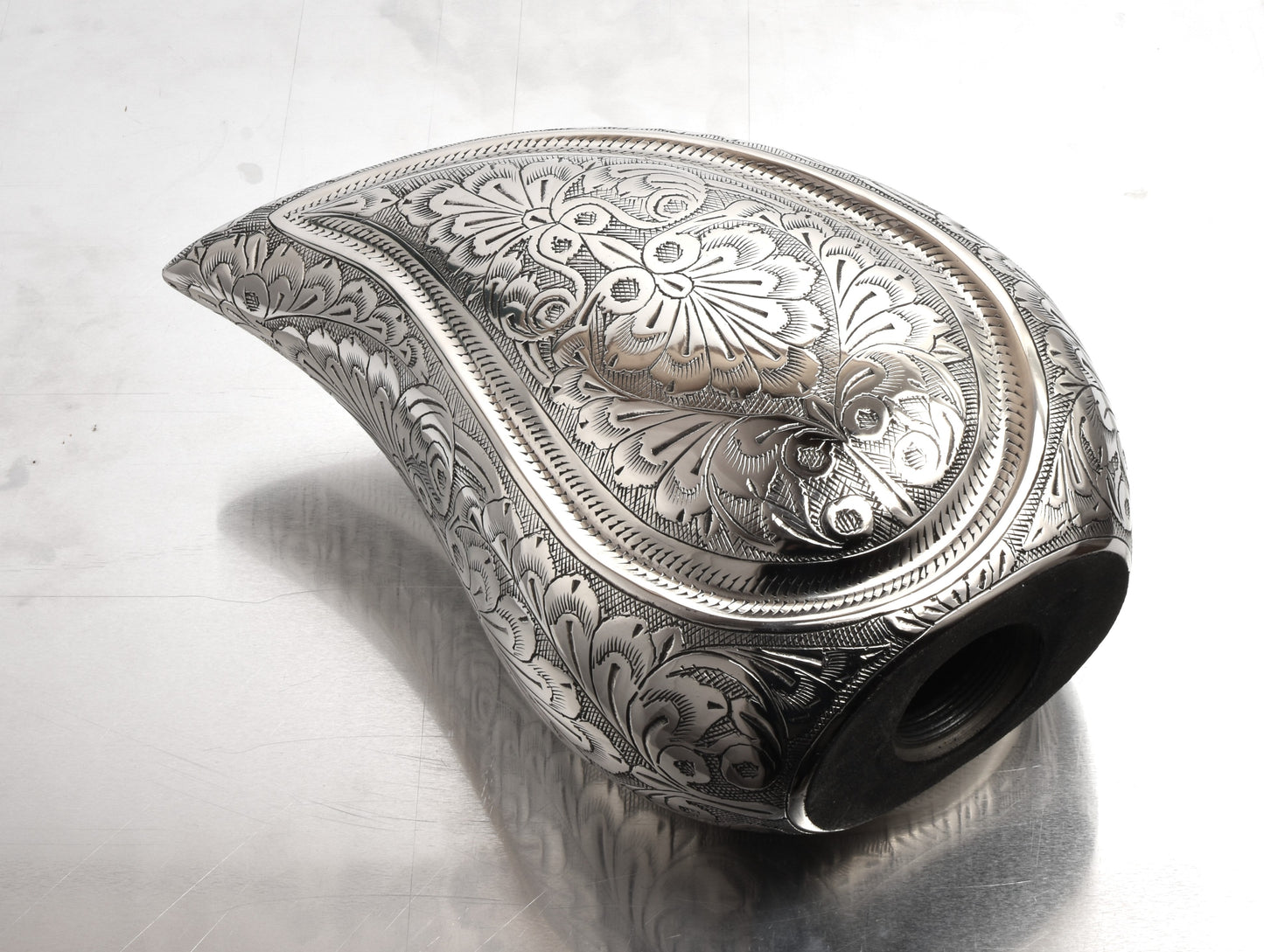 Black & Silver Engraved Teardrop Urn