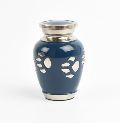 Pet keepsake, dog keepsake urn, cat keepsake urn, hamster urn, mini keepsake urn for ashes , miniature urn, sharing ashes , small token urn